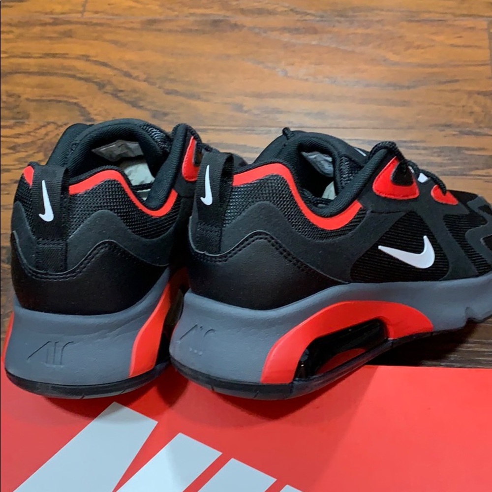 NIKE AIR MAX 200 Black/White-University Red - Picture 10 of 16